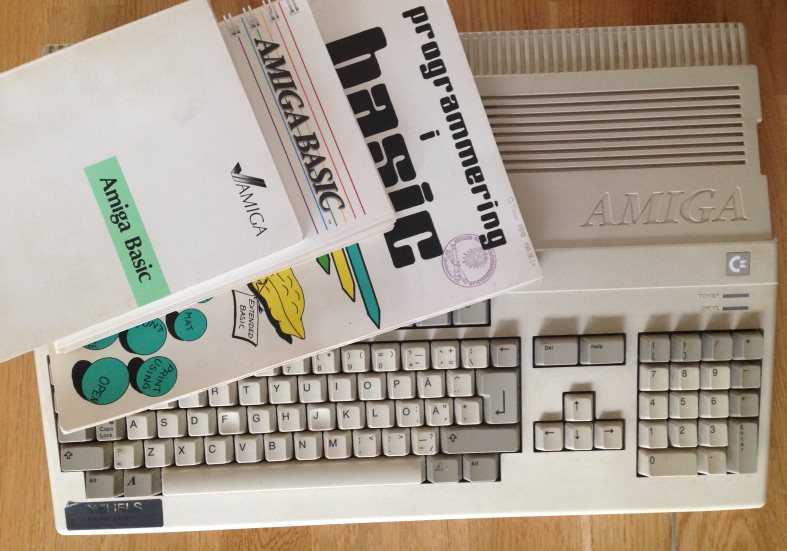 Books on programming in Amiga Basic